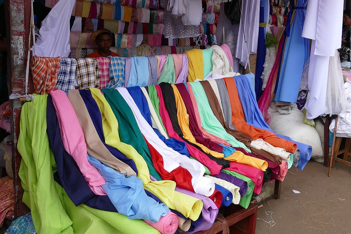 Rolled mill cloth on shelves